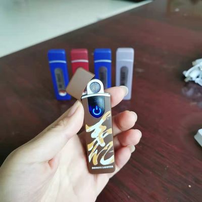 Προσαρμοσμένο σχεδιασμό USB φακός αναπτήρα με σχεδιασμό και 8,2 * 2,3 * 0,95 cm